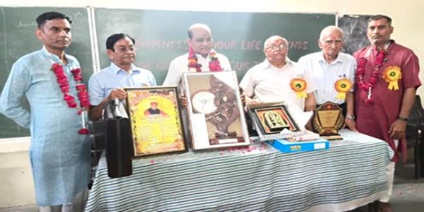 शिक्षक हमारे मार्गदर्शक, प्रेरणास्रोत और आदर्श होते हैं: शिव कुमार पाल