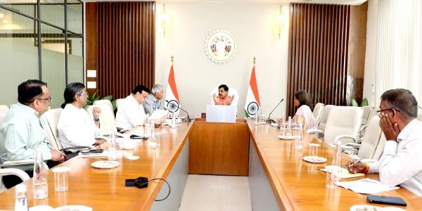 ग्रामीण क्षेत्रों में सड़क निर्माण में आधुनिक तकनीक का करें अधिक उपयोग : मुख्यमंत्री डॉ. यादव