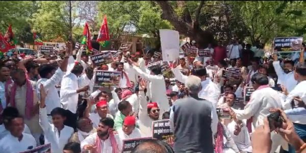 भारतीय किसान संघ ने की किसानों को मुआवजा देने की मांग, बैठक कर सौंपा ज्ञापन