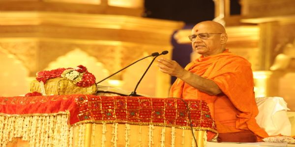 स्वामी गोविंद देव गिरी महाराज ने समझाए कृष्ण नीति के सूत्र