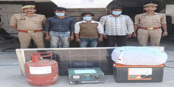 चोरी का खुलासा, तीन आरोपित गिरफ्तार