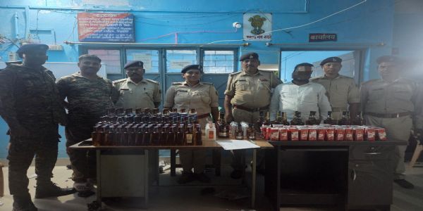 किशनगंज में 60.615 लीटर अवैध विदेशी शराब बरामद, तस्कर गिरफ्तार, वाहन जब्त