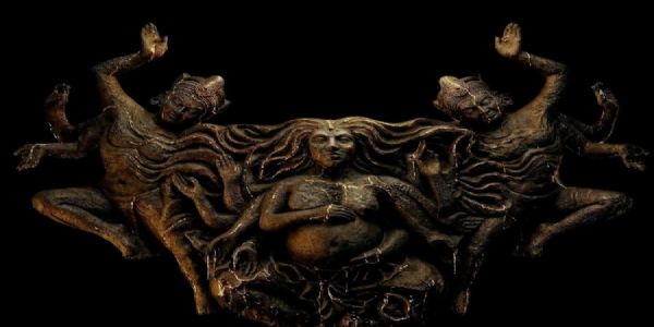 तुम्बाड 2 - पोस्टर तुम्बाड 2 - पोस्टर