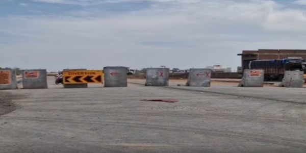 रीवा: बीहर नदी का पुल क्षतिग्रस्त, प्रयागराज-वाराणसी रूट डायवर्ट, वाहन चालक परेशान