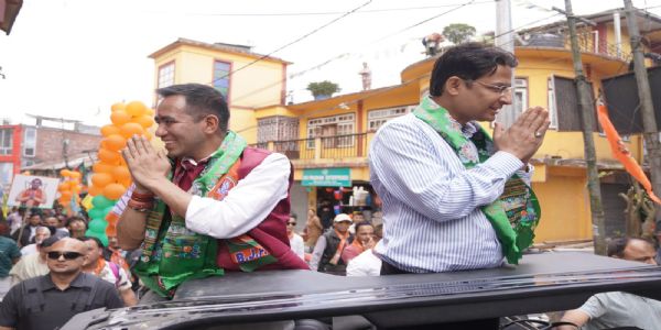 मिरिक में भाजपा समर्थित उम्मीदवार सोनम लामा के समर्थन में रैली