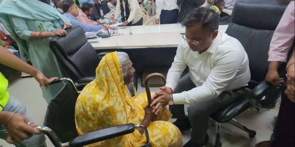 इंदौरः जनसुनवाई में मिली राहत, पढ़ाई- इलाज और आजीविका के लिए तत्काल मदद