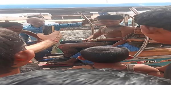 रील बनाने के दौरान हाई वोल्टेज तार की चपेट में आए युवक व बच्चा, दोनों गंभीर रूप से झुलसे