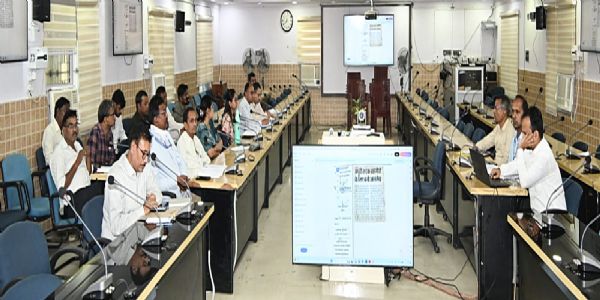 प्रोजेक्ट मॉनिटरिंग ग्रुप की बैठक में स्पष्टीकरण देने का निर्देश