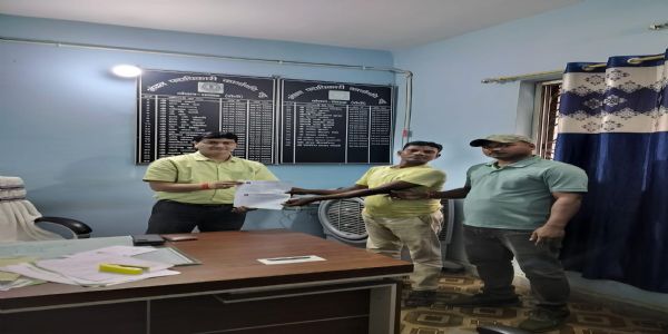 जनता दरबार में अंचलवार आए फरियादियों की समस्याओं का निपटारा