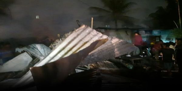 गुवाहाटी के बामुनीमैदाम में भीषण आगजनी, कई घर जलकर खाक