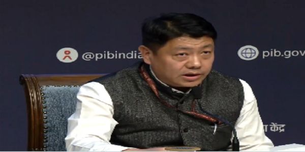 डीजीसीए ने पायलट की उड़ान ड्यूटी समय सीमा में अस्थायी रूप से दी छूट