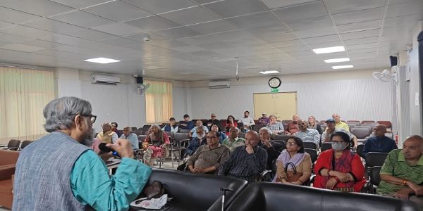 दून पुस्तकालय में भारतीय सिनेमा पर सचित्र व्याख्यान हुआ