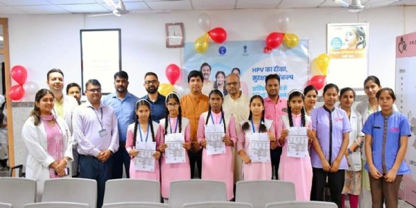 सर्वाइकल कैंसर से बचाव के लिए महिलाएं जरूर लगवाए एचपीवी टीका : सीएमओ डॉ. विश्राम सिंह