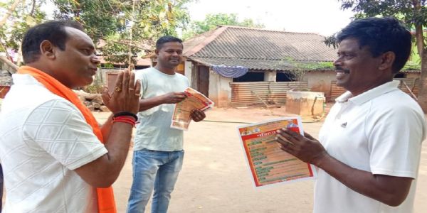 चुनाव 26 : झाड़ग्राम में भाजपा का ओलचिकी लिपि प्रचार, तृणमूल का तंज