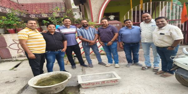 मारवाड़ी युवा मंच दर्री जमनीपाली द्वारा किया गौमाता हेतु कोटना वितरण