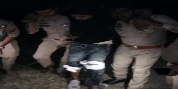 पुलिस मुठभेड़, महिलाओं से छिनैती करने वाला बदमाश गिरफ्तार