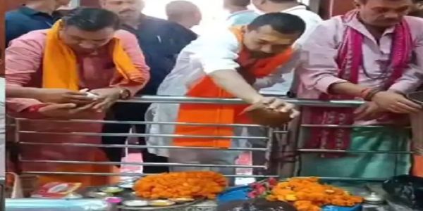 हरिहरनाथ मंदिर में विधि-विधान से निशांत कुमार ने की पूजा-अर्चना