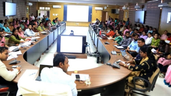 अजीम प्रेमजी फाउंडेशन के साथ मिलकर होगा बच्चों का सर्वांगीण विकास; अधिकारी गोद लेंगे एक-एक आंगनवाड़ी।