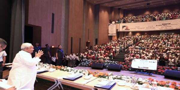 मुख्यमंत्री ने 4954 नवनियुक्त महिला स्वास्थ्य कार्यकर्ता को प्रदान किया नियुक्ति पत्र