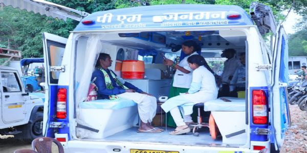 पीएम जनमन योजना से बदली तस्वीर: बिरहोर जनजाति तक घर-घर पहुंची स्वास्थ्य सेवा