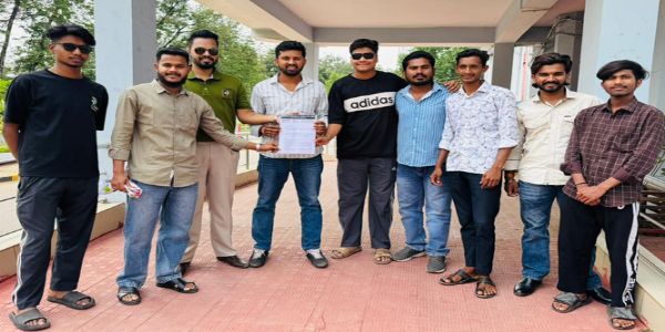 शिक्षा के नाम पर पनप रहे व्यवसायीकरण, निजी स्कूलों के लूट तंत्र के खिलाफ एनएसयूआई ने सौंपा ज्ञापन