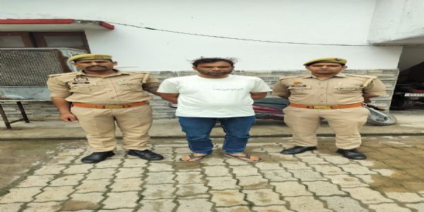 कानपुर पुलिस ने किडनी गिरोह के सदस्य परवेज सैफी को किया गिरफ्तार, नौ लाख रुपये भी बरामद