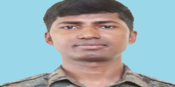 सारंडा जंगल में आंधी-तूफान के दौरान पेड़ गिरने से कोबरा कमांडो की मौत