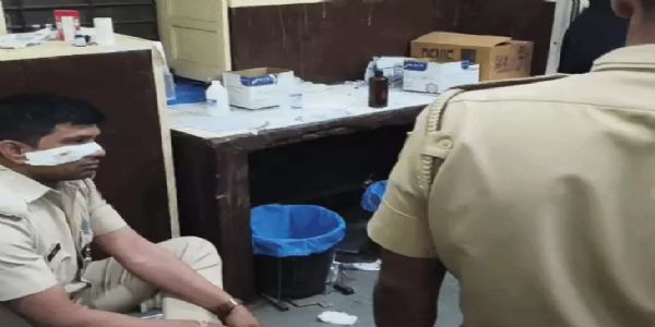 हाईवे पेट्रोलिंग टीम पर बदमाशों का हमला, तलवार-चाकू से तीन पुलिसकर्मी घायल; दो गिरफ्तार