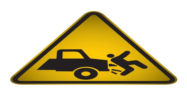 हैदराबाद : बेकाबू कार की टक्कर से दो इंजीनियरिंग छात्रों सहित तीन की मौत