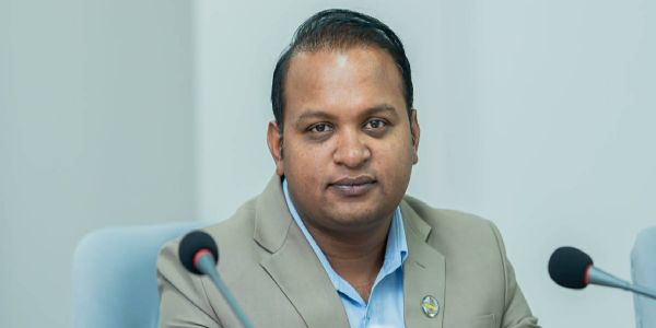 नेपाल सरकार के श्रम मंत्री दीपक साह