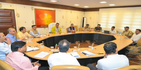 जयपुर में यातायात सुधार पर सख्त निर्देश: समयसीमा में पूरे हों जेडीए प्रोजेक्ट, लापरवाही पर होगी पेनल्टी