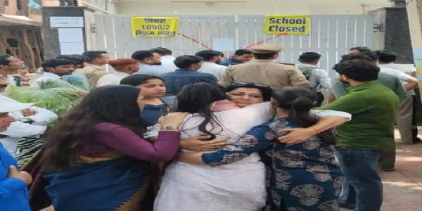 सेंट्रल मार्केट के व्यापारियों के मेरठ बंद का दिखा-मिला जुला असर