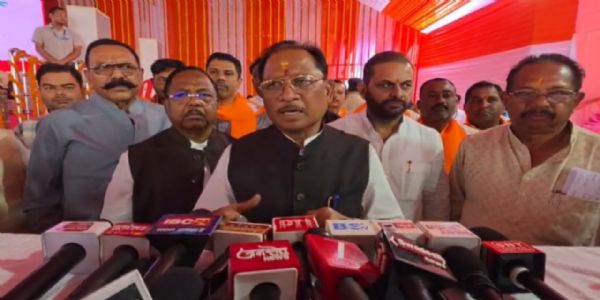 281 करोड़ के विकास कार्यों की सौगात, अंबिकापुर में आज़ाद और त्रिपाठी की प्रतिमा का अनावरण