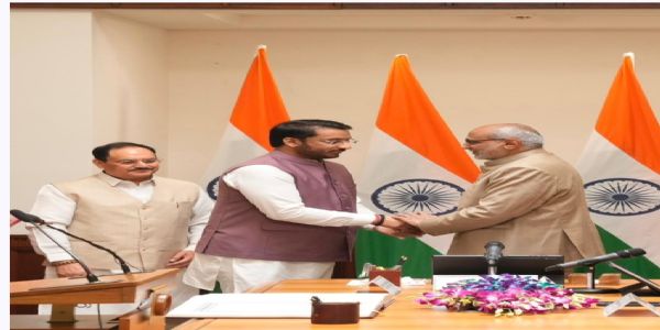 राकांपा नेता पार्थ पवार ने राज्यसभा के सदस्य के रूप में ली शपथ