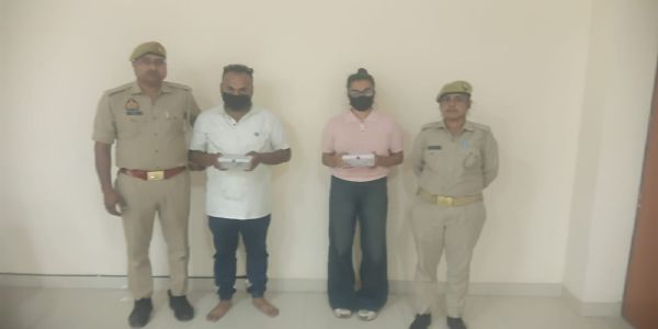 सोशल मीडिया के माध्यम से दोस्ती कर लोगों से लूटपाट करने वाली युवती और उसका साथी गिरफ्तार