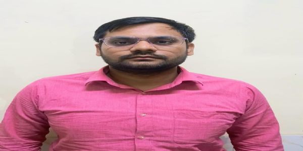 शेयर बाजार में निवेश कर कई गुना रिटर्न दिलवाने का झांसा देकर ठगी करने वाला गिरफ्तार