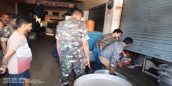 चोरों नें घनश्याम ज्वेलर्स को बनाया निशाना, उड़ाए लाखों के जेवरात