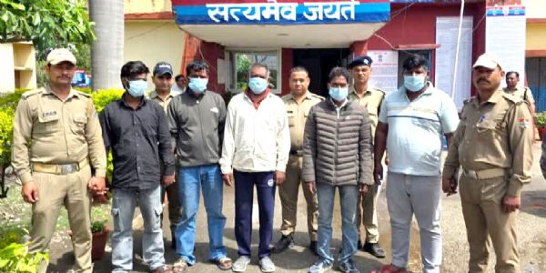युवक की मौत के बाद बवाल, पुलिस चौकी में तोड़फोड़ और पथराव, पांच गिरफ्तार