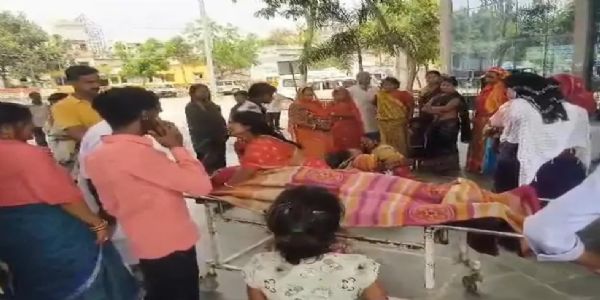 प्रसव के बाद महिला व नवजात की मौत, परिजनों ने लगाया लापरवाही का आरोप