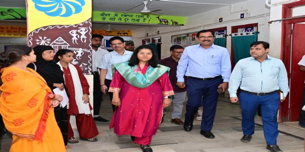 उपायुक्त ने सदर अस्पताल का निरीक्षण कर किया स्वास्थ्य सेवाओं की समीक्षा