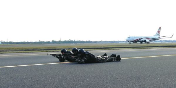 सीआईएफएफ ने दिल्ली एयरपोर्ट पर किया एंटी-हाइजैकिंग अभ्यास