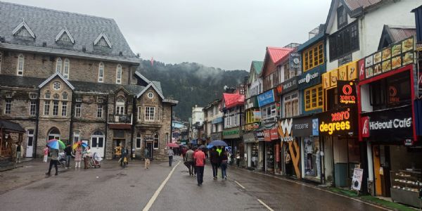 हिमाचल के ऊंचाई वाले क्षेत्रों में फिर बर्फबारी, शिमला में ओलावृष्टि से सेब को नुकसान