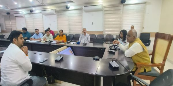 एचएसआरपी नहीं तो पीयूसी नहीं, 15 अप्रैल से सख्त नियम लागू : आलोक कुमार सिंह