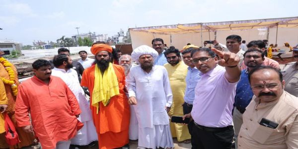 रामादल अखाड़ा परिषद के पदाधिकारियों के साथ आठ अखाड़ों के संत-महंतों ने देखी तैयारियां