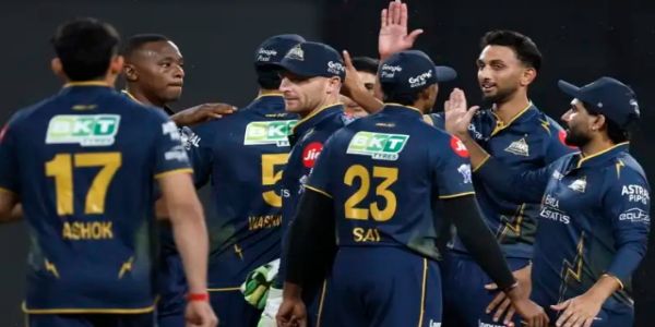 गुजरात की टीम