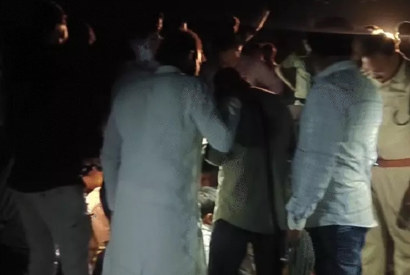 रेस्क्यू टीम मौके पर राहत एवं बचाव कार्य में जुटी