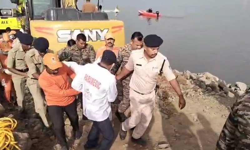 जबलपुर के बरगी डैम में क्रूज हादसे के बाद रेस्क्यू अभियान