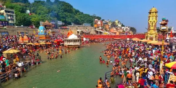 हर की पौड़ी पर बुद्ध पूर्णिमा स्नान