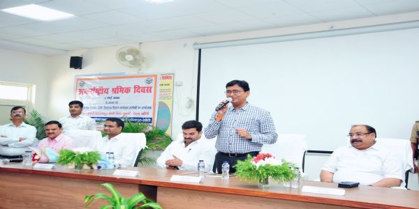 खीरी में उत्साह के साथ मना अंतर्राष्ट्रीय श्रमिक दिवस