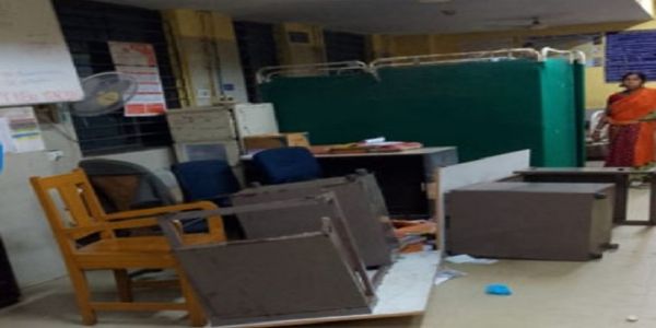 युवक की मौत पर इलाज में लापरवाही का आरोप, अस्पताल में तोड़फोड़